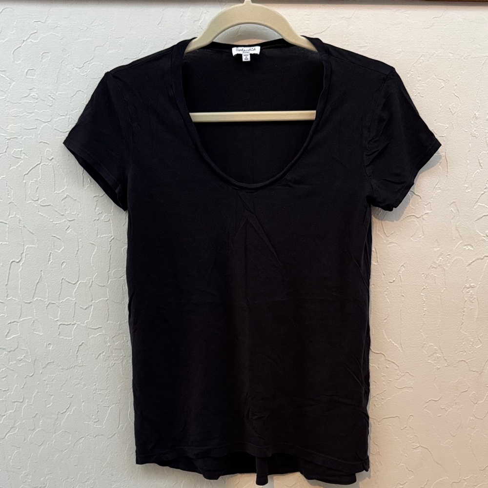 Splendid women’s black scoop neck Tshirt small